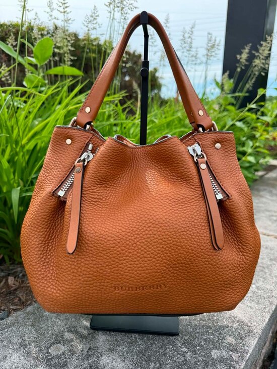 Burberry Handbags - Burberry Maidstone Tote